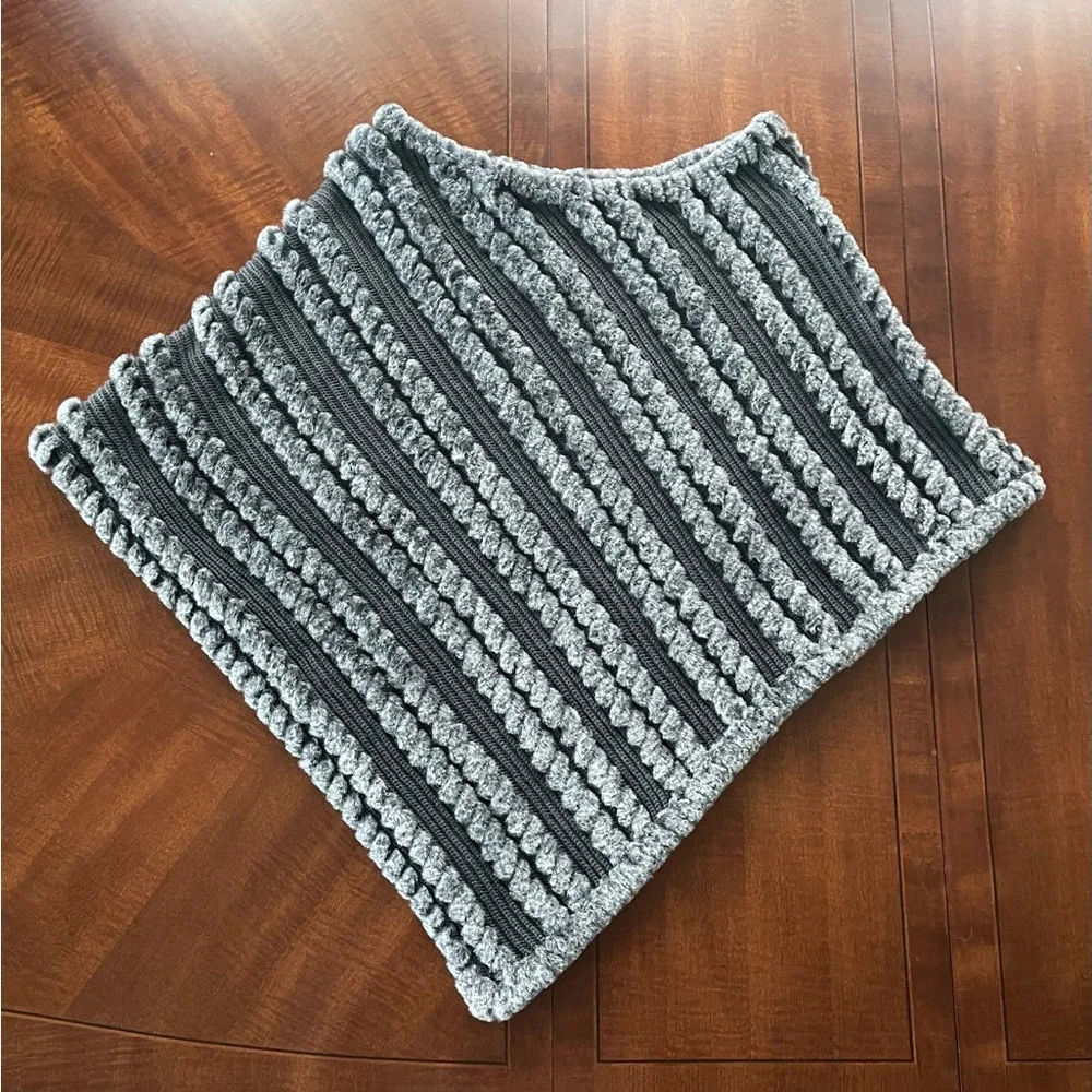 J. McLaughlin Joselyn Poncho NEW W/Tag Faux Rabbit Fur Cape / One Size / Gray - Picture 1 of 6